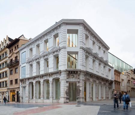 Conferencia con el título «El conjunto palacial de los Valdés de Gijón: arquitectura de vanguardia»
