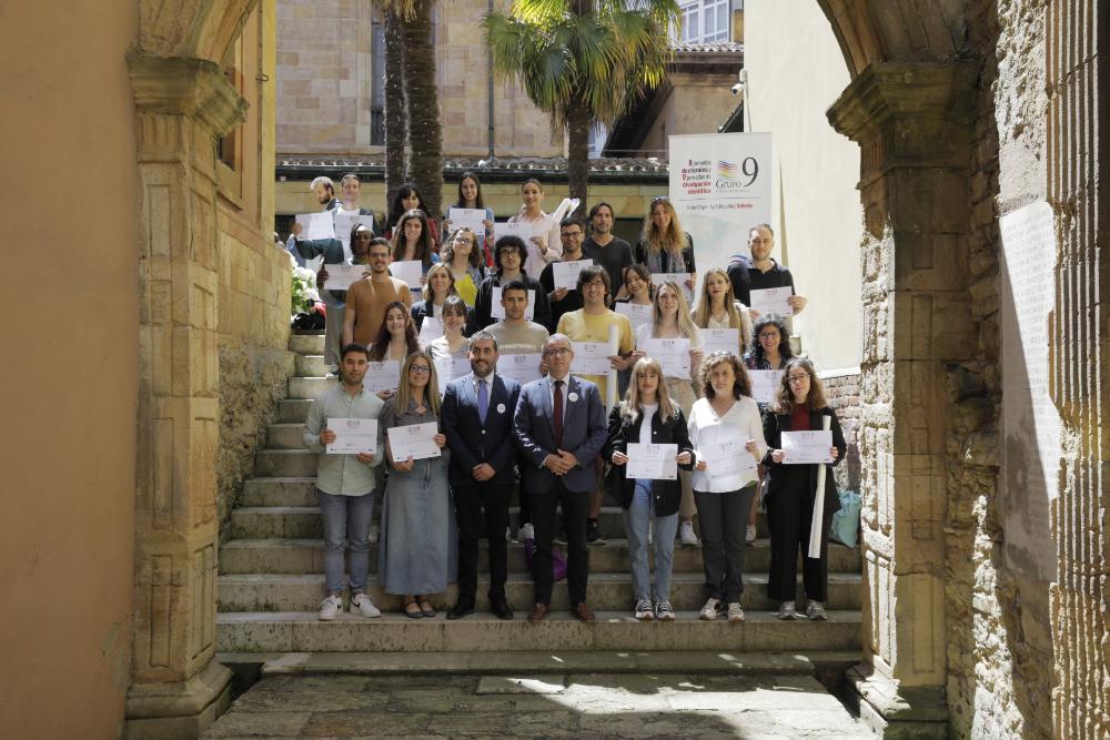 Image El Grupu 9 d'Universidaes apurre los premios a les meyores comunicaciones científiques de les X Xornaes Doctorales y les V Xornaes de...