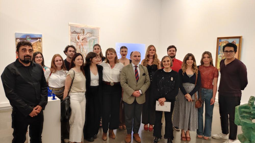 Imagen Estudiantes de máster de la Universidad de Oviedo comisarían la exposición homenaje al artista ovetense Juan Falcón