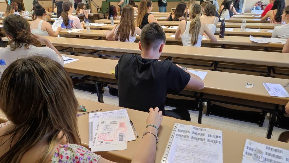 Imagen 1.115 estudiantes esaminar de la EBAU n'Asturies a partir de mañana