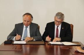 Image La Universidad de Oviedo y la Autónoma de Chile suscriben un acuerdo de...