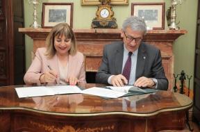 Imagen La Universidad de Oviedo y el Ayuntamiento de Teverga firman un acuerdo...
