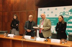 Imagen La Universidad de Oviedo recibe la donación de la Medalla de Hijo...