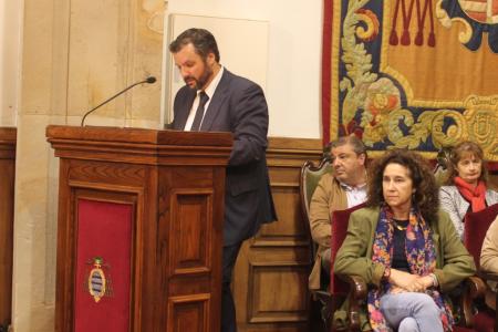 Conferencia de Ángel Espiniella.JPG