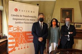 Santiago García Granda, Cristina Robles Lorenzana y Francisco Vaciero Fernández miniatura