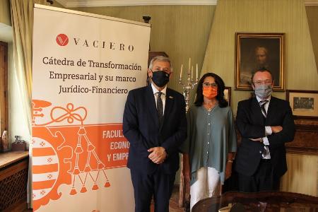 Santiago García Granda, Cristina Robles Lorenzana y Francisco Vaciero Fernández web