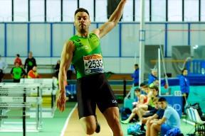 Imagen Javier Cobián logra el título nacional de salto de longitud