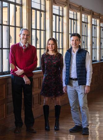 Jorge Luis Arias, Nélida María Conejo y Héctor González-Pardo, del grupo de investigación NEUROCON (Neurociencia de la Conducta) de la Universidad de Oviedo web