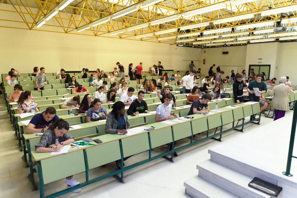 Imagen University Entrance Examination (EBAU)