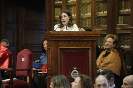 Foto2. María Fernández Pérez, durante su intervención