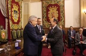 Imagen El rector de la Universidad de Oviedo ingresa como miembro de honor en...
