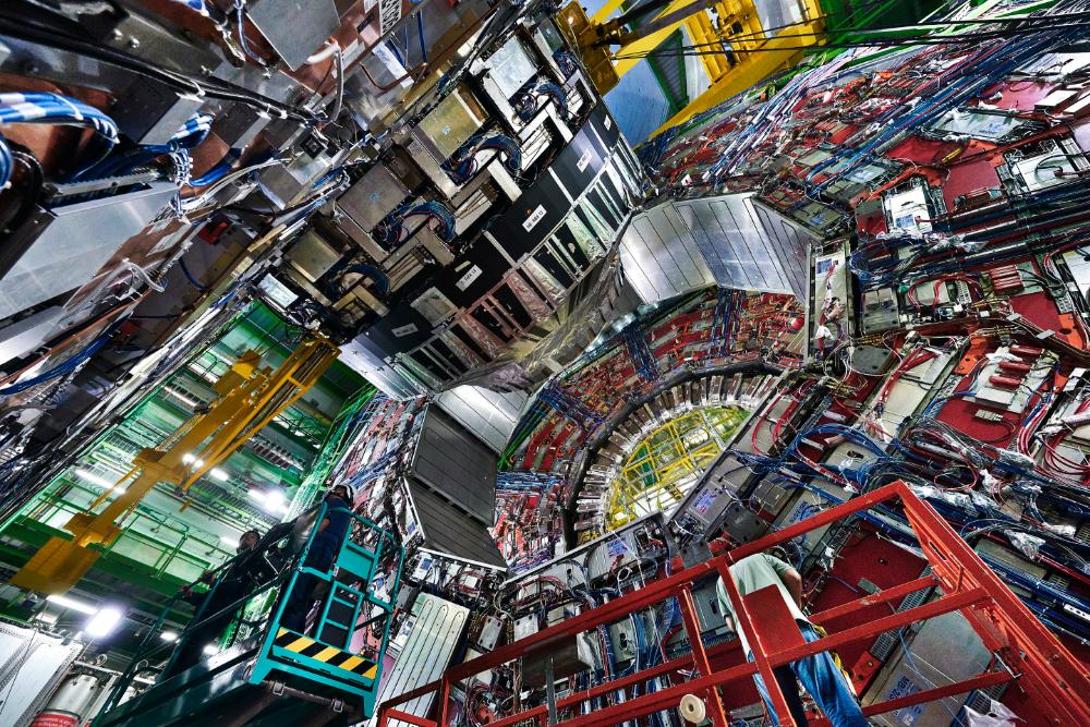 Imagen La Universidad de Oviedo participa en el primer resultado científico publicado con los datos a la máxima energía del Gran Colisionador de Hadrones