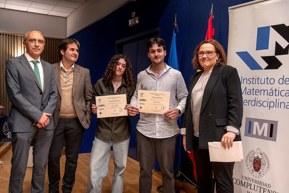 Imagen Dos estudiantes de la Universidad de Oviedo ganan el concurso internacional de modelización matemática del Instituto de Matemática Indisciplinar  